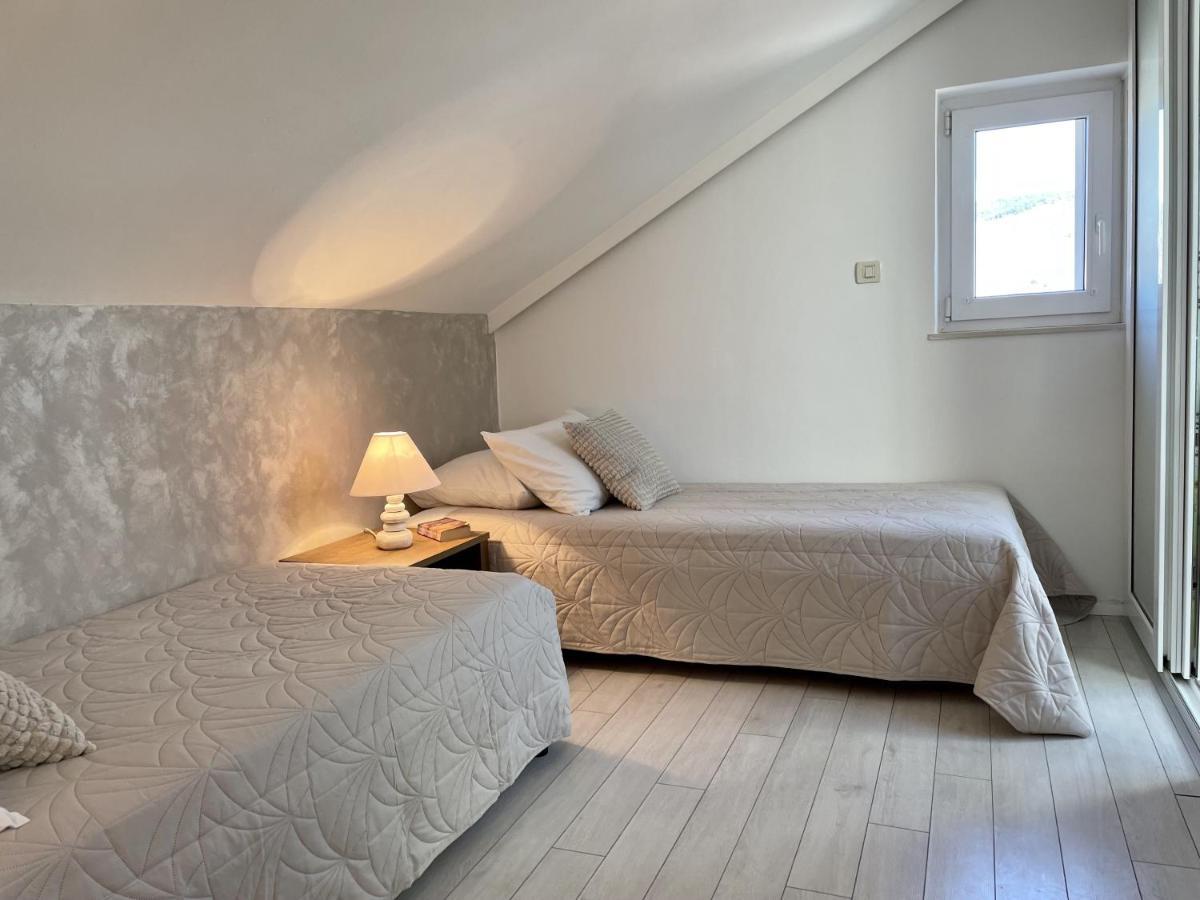Apartma Simply The *